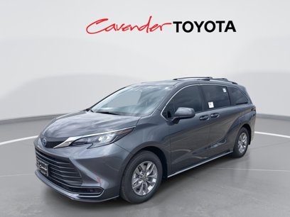New 2025 Toyota Sienna LE