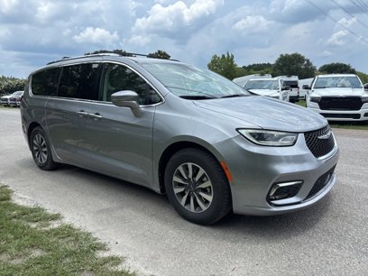 Used 2021 Chrysler Pacifica Touring-L