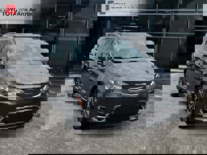 Used 2019 Chrysler Pacifica Touring-L