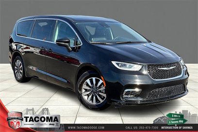 Used 2023 Chrysler Pacifica Touring-L