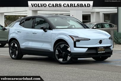 New 2025 Volvo EX30 Plus w/ Climate Package