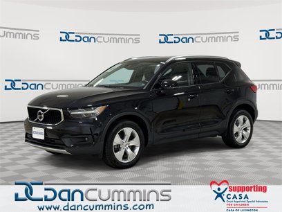 Used 2022 Volvo XC40 T4 Momentum