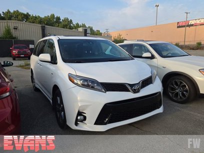 Used 2019 Toyota Sienna SE