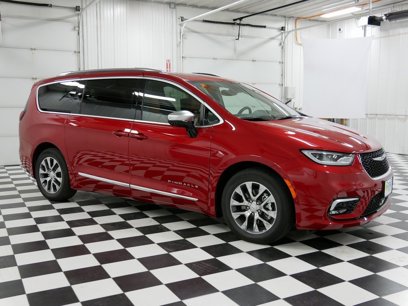 New 2025 Chrysler Pacifica Pinnacle