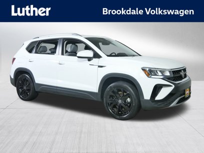 Used 2022 Volkswagen Taos SE w/ Panoramic Sunroof Package