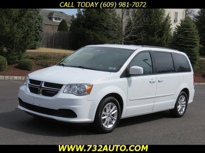 Used 2016 Dodge Grand Caravan SXT w/ UConnect Hands-Free Group