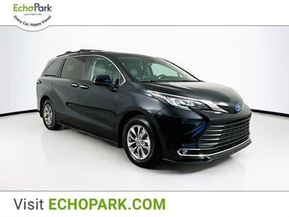 Used 2022 Toyota Sienna XLE