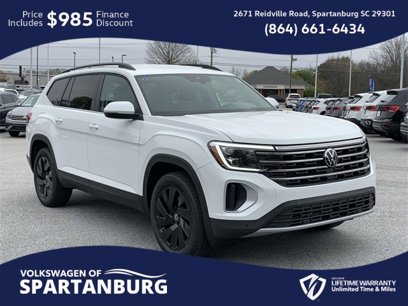 Used 2024 Volkswagen Atlas SE w/ Black Wheel Package