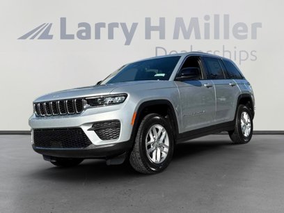 New 2025 Jeep Grand Cherokee Laredo X w/ Trailer Tow Package