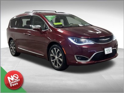 Used 2017 Chrysler Pacifica Limited w/ Advanced Safetytec Group