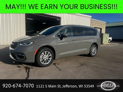 Used 2023 Chrysler Pacifica Touring-L