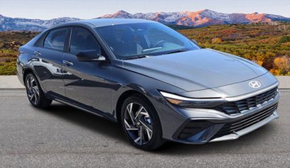 New 2025 Hyundai Elantra SEL
