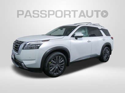New 2025 Nissan Pathfinder SL w/ SL Premium Package