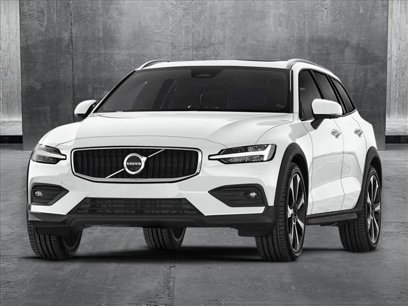 New 2026 Volvo V60 B5 Cross Country Plus w/ Climate Package