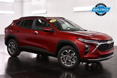 New 2025 Chevrolet Trax LT w/ Driver Confidence Package
