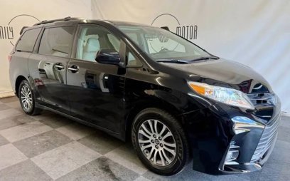 Used 2018 Toyota Sienna XLE w/ XLE Navigation Package