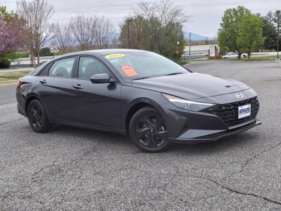 Used 2023 Hyundai Elantra SEL