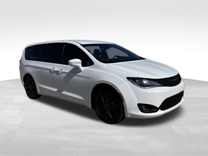 Used 2020 Chrysler Pacifica Touring w/ S Appearance Package