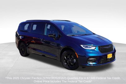 New 2025 Chrysler Pacifica Premium