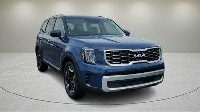 Used 2024 Kia Telluride S w/ S Sunroof Package