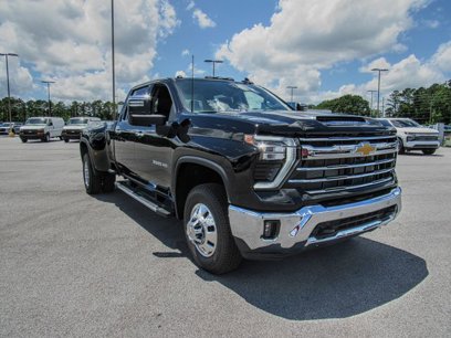 New 2025 Chevrolet Silverado 3500 LTZ w/ LTZ Plus Package