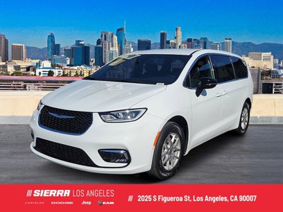 New 2025 Chrysler Pacifica Select