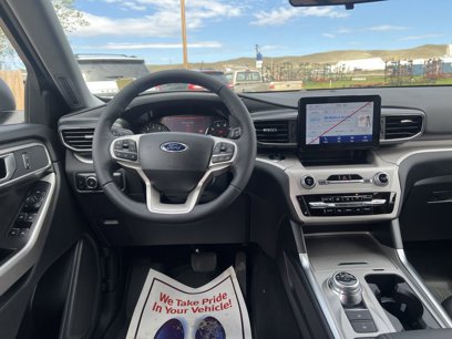 New 2024 Ford Explorer XLT w/ Equipment Group 202A