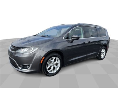Used 2017 Chrysler Pacifica Touring-L Plus w/ Tire & Wheel Group