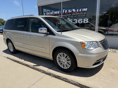 Used 2016 Chrysler Town & Country Limited