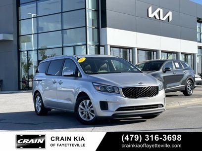 Used 2017 Kia Sedona LX w/ LX Essentials Premium Package