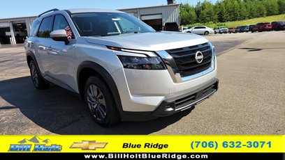 Used 2025 Nissan Pathfinder SV