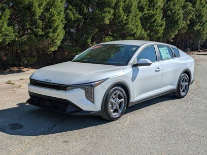 New 2025 Kia K4 LXS