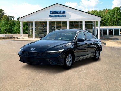 New 2025 Hyundai Elantra SE