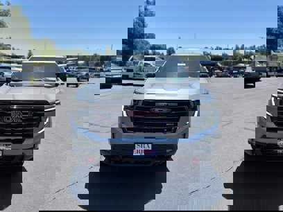 New 2025 GMC Acadia AT4