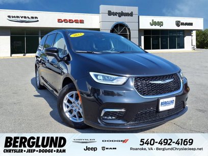 Used 2023 Chrysler Pacifica Touring-L