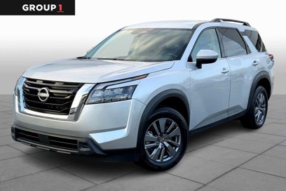 Used 2025 Nissan Pathfinder SV