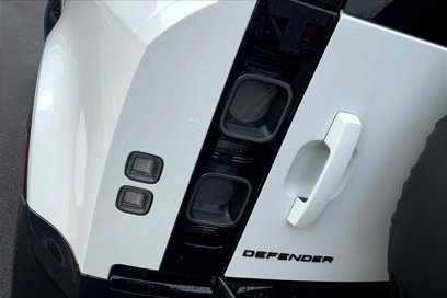 New 2025 Land Rover Defender 90 V8