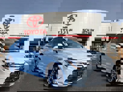 New 2025 Toyota Corolla LE