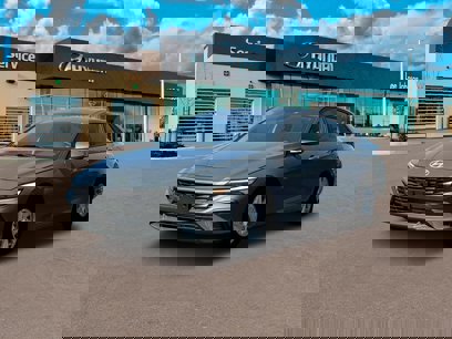 New 2025 Hyundai Elantra SE