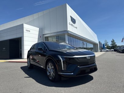 New 2025 Cadillac Optiq Luxury 1