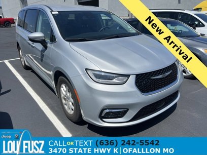 Used 2023 Chrysler Pacifica Touring-L