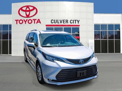 Certified 2022 Toyota Sienna XLE