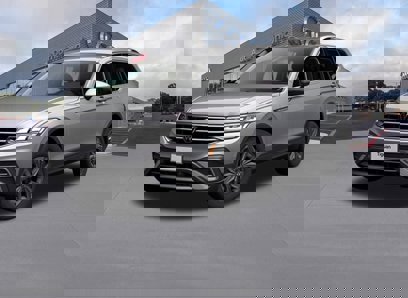 Used 2024 Volkswagen Tiguan SE R-Line