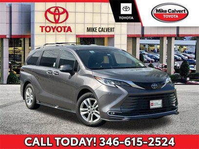 Certified 2023 Toyota Sienna Limited