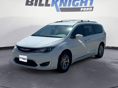 Used 2017 Chrysler Pacifica Touring-L Plus w/ Tire & Wheel Group