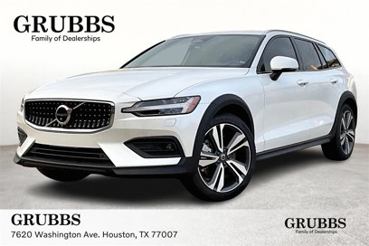 New 2025 Volvo V60 B5 Cross Country Plus w/ Protection Package Premier