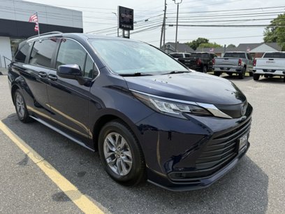 Used 2022 Toyota Sienna LE