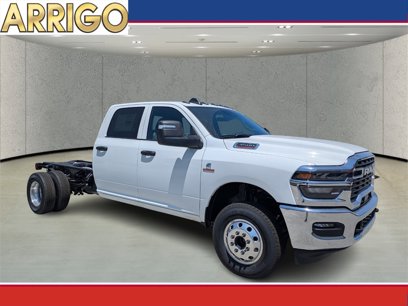 New 2025 RAM 3500 Tradesman w/ Chrome Appearance Group