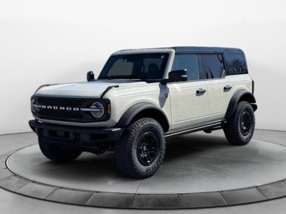 New 2025 Ford Bronco Badlands w/ Sasquatch Package