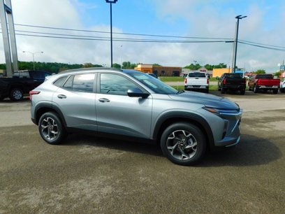 New 2025 Chevrolet Trax LT w/ Driver Confidence Package